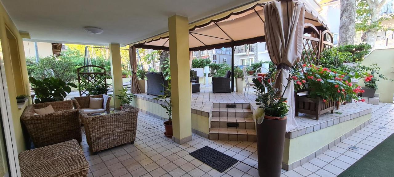 Hotel Beppe Rimini Ngoại thất bức ảnh
