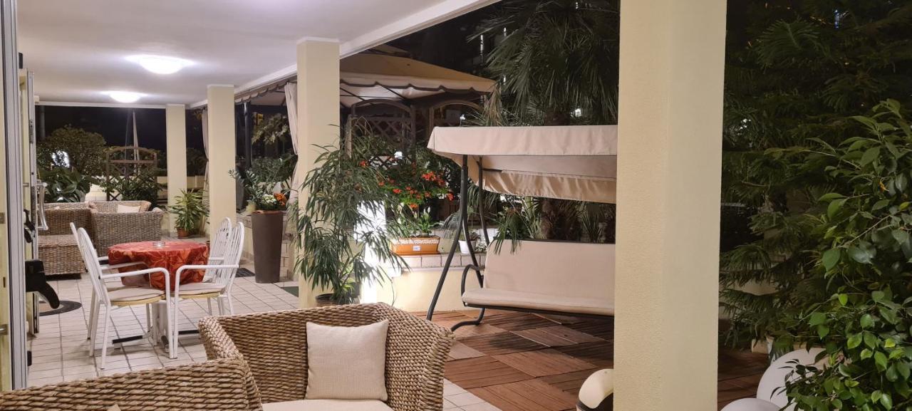 Hotel Beppe Rimini Ngoại thất bức ảnh