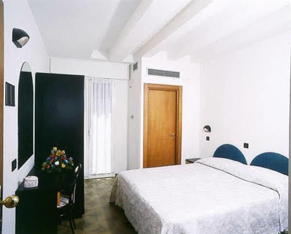 Hotel Beppe Rimini Ngoại thất bức ảnh